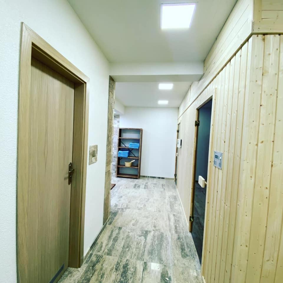 D Villa Mineralni Bani Bagian luar foto